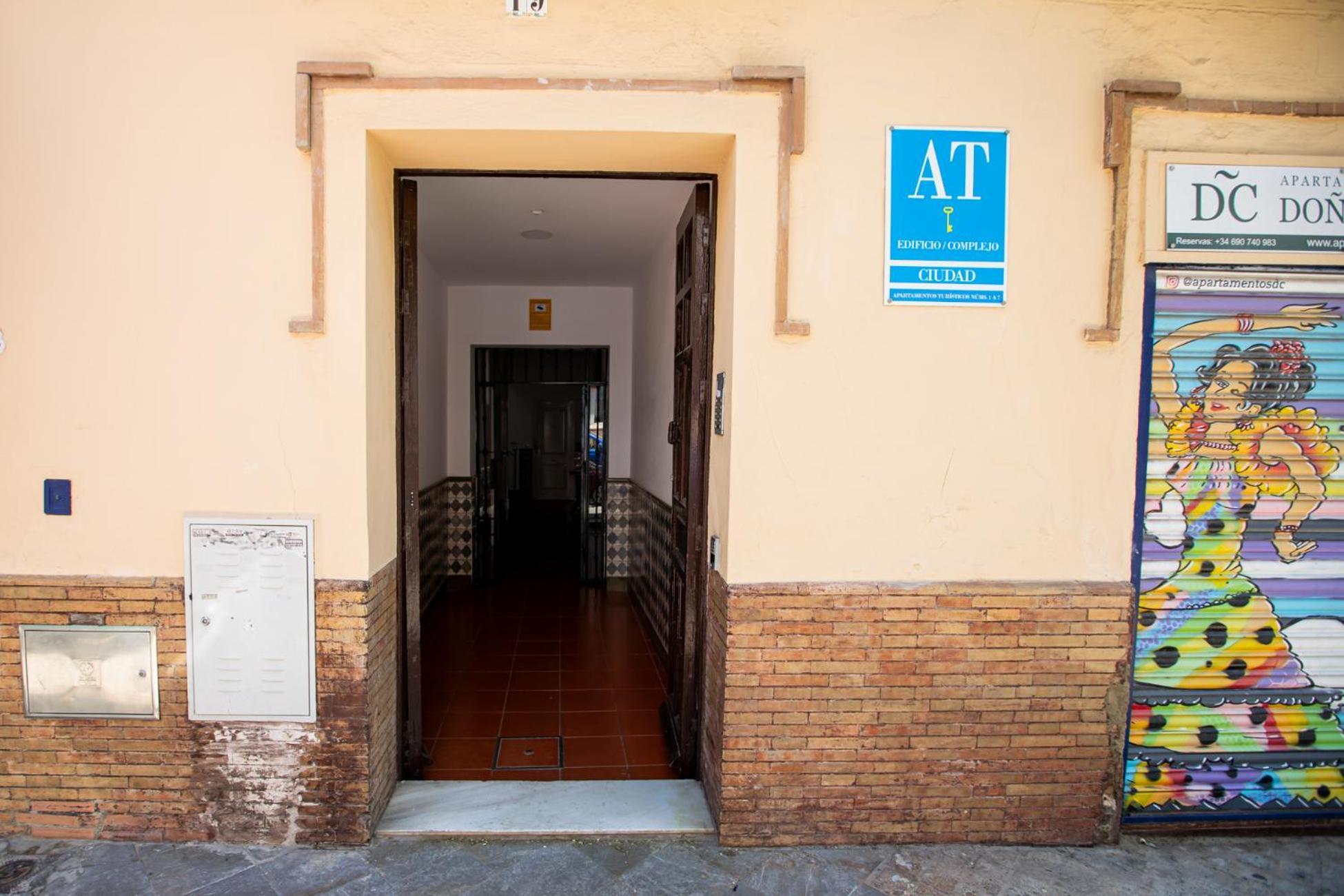 Apartamentos Dona Concha Seville Exterior photo